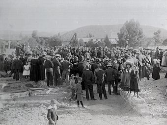 Ds. Adriaan Moorrees het op 4 Junie 1904 die hoeksteen van die NG kerk op Laingsburg gelê.