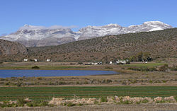 Sneeubedekte berge by Klaarstroom in Junie 2012