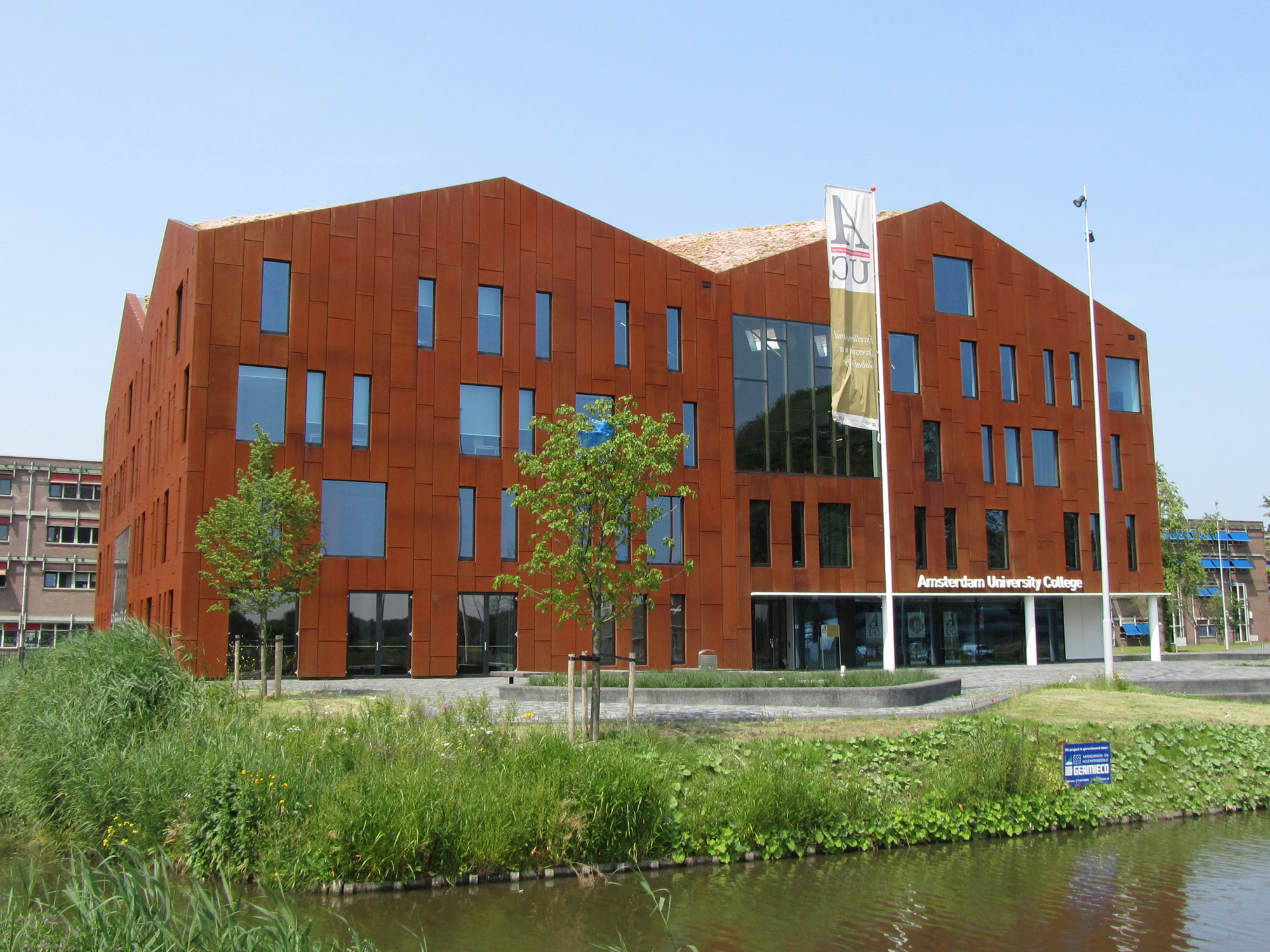 The AUC building at Amsterdam Science Park.