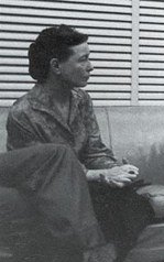 Photographie noir et blanc de Simone de Beauvoir.