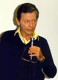 DeForest Kelley vuonna 1988.