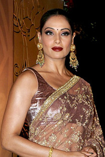 Bipasha Basu at The Great Indian Wedding Book launch (5) (cropped).jpg