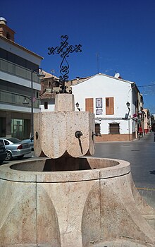 Creu Plaça Llombai.jpg