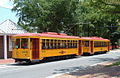 Zwei Triebwagen an der Haltestelle Historic Arkansas Museum in Little Rock