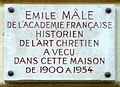 Plaque devant l'immeuble au numéro 11 de la rue de Navarre, Paris, où Émile Mâle vécut jusqu'à sa mort.