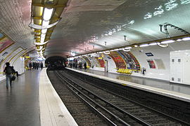 Quais en direction de Boulogne avant la pose des afficheurs SIEL.