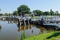 Leitwerk an Schwimmbrücke Nordhollandkanal