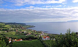 The area of Facho, overlooking the main village of Praia do Almoxarife, as seen from the escarpment of Espalamaca