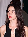 Adelaide Kane interpreta Cora Hale