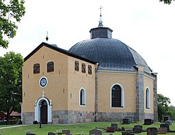 Järlåsa kyrka i juli 2023