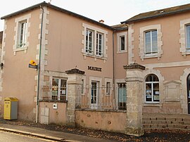 The town hall in Luant