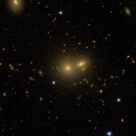 NGC 3926A (rechts)