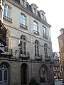 Hôtel Saint-Georges Façades sur rue, toiture, boiseries anciennes du 1er étage et escalier