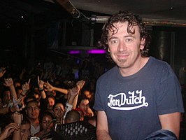 Benassi in El Salvador (2004)