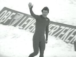 Jan Egil Storholt na zijn overwinning op de 1500 meter op het Europees kampioenschap in 1979