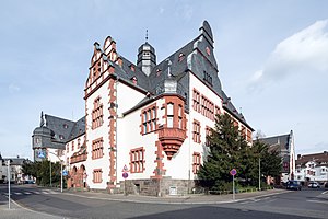 Altbau der Augustinerschule zum Goetheplatz, von Südwesten gesehen