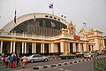 Facciata principale della stazione Hua Lamphong