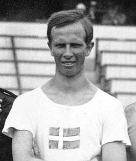 Gustaf Dyrssen in het Olympisch Stadion tijdens de Olympische Zomerspelen van 1920 in Antwerpen, België.