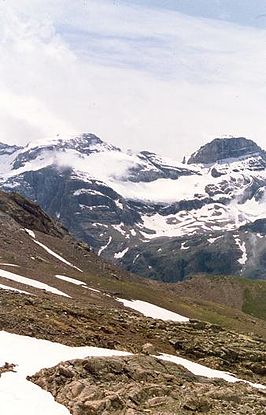 Monte Perdido (links) en Cilindro (rechts)