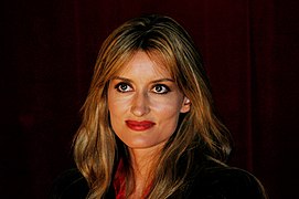 Natascha McElhone interprète Karen van der Beek.