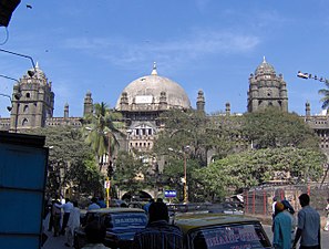 Mumbai GPO, reminiscent of the Gol Gumbaz