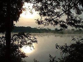 Rio Ivinhema, que banha a cidade de mesmo nome