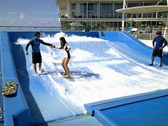 Simulador de surf en el  Oasis of the Seas