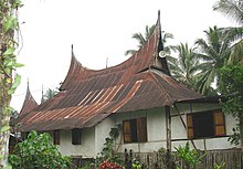 Cagar budaya Surau Latiah.jpg