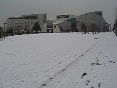 Le parvis Descartes sous la neige