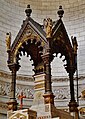 Ciborium surplombant le maître-autel de la basilique de Tours