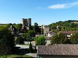 Skyline of Cause-de-Clérans