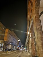 Il Corso della Libertà di notte verso ovest