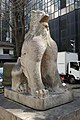 鳥居そばの狛犬・右。