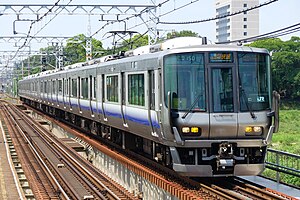 関空快速・紀州路快速で運用される223系電車 （2017年7月 浅香駅）