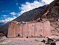 Muralhas dins lei roïnas d'Ollantaytambo.