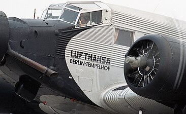 Lufthansa Ju 52/3m D-AQUI: im Jahr 1989 auf dem Bremer Flughafen