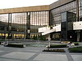 Patio italiano del nuevo edificio del aeropuerto.