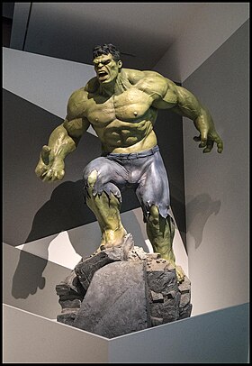 Statue du personnage de Hulk exposée à la GOMA Marvel Exhibition.