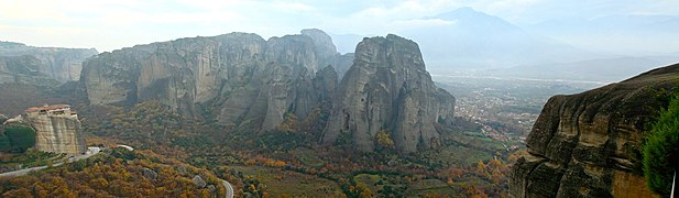 Roussanou Manastırı