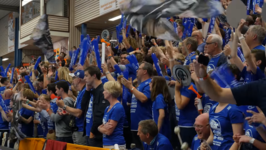 Toeschouwers van Limburg Lions bij een wedstrijd tegen Volendam