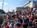 Zuschauer auf der Steintribüne am Norisring