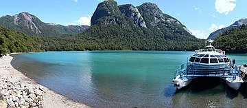 Vue du lac Nahuel Huapi à son extrémité occidentale : la zone de Puert Blest.