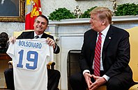 Jair Bolsonaro volt brazil elnök és Donald Trump volt amerikai elnök 2019-ben