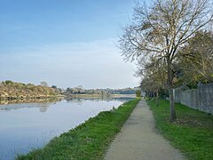 Pont-l'Abbé : chemin de halage le long de la rivière de Pont-l'Abbé, rive droite.