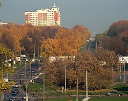 Жилой дом на перекрёстке Мичуринского и Университетского проспектов, вид от площади Индиры Ганди. 29 октября 2007