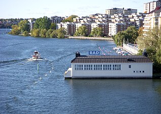 Liljeholmsviken mot väst med Liljeholmsbadet