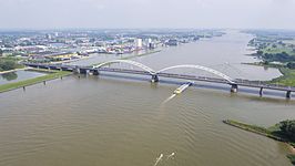 Merwedebrug over de Boven-Merwede nabij Gorinchem