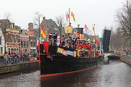 Pakjesboot 12 bij de aankomst van Sinterklaas in Groningen; 16 november 2013.