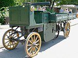 Een vrachtwagen van Daimler uit1896