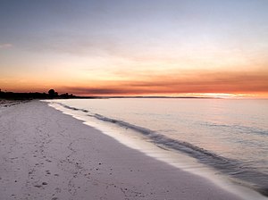 Geographe Bay bei Sonnenuntergang in Richtung Cape Naturaliste